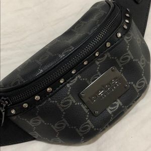 Fanny pack